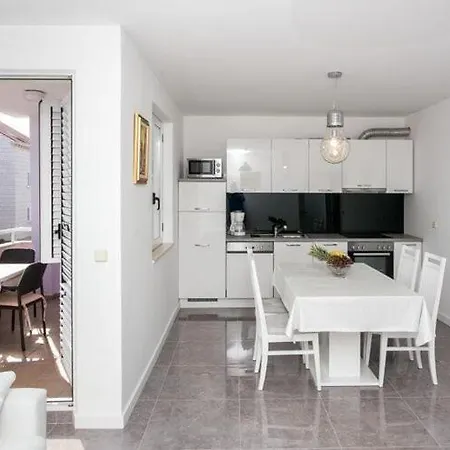 Dup I - Two Bedroom With Balcony Appartement