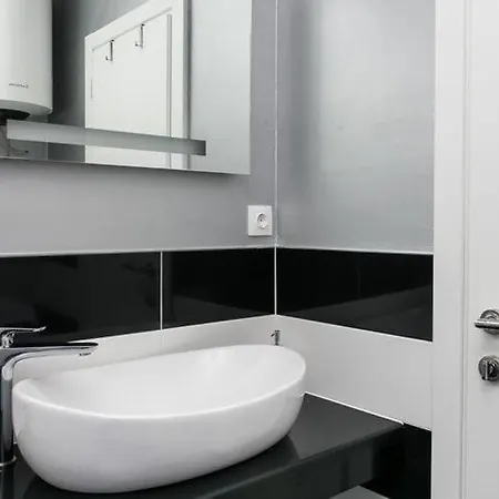 Dup I - Two Bedroom With Balcony