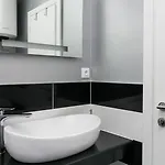Dup I - Two Bedroom With Balcony